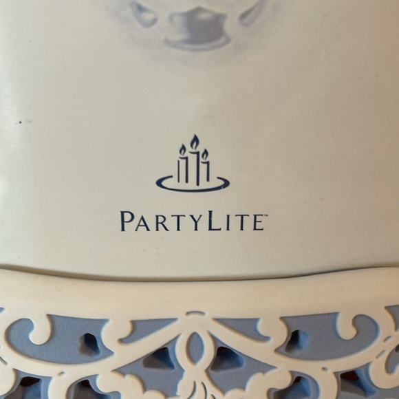 Partylite Pierced Cameo picture frame-NIB.Fits a 5x7 picture.BEAUTIFUL/ Rare - Picture 7 of 10